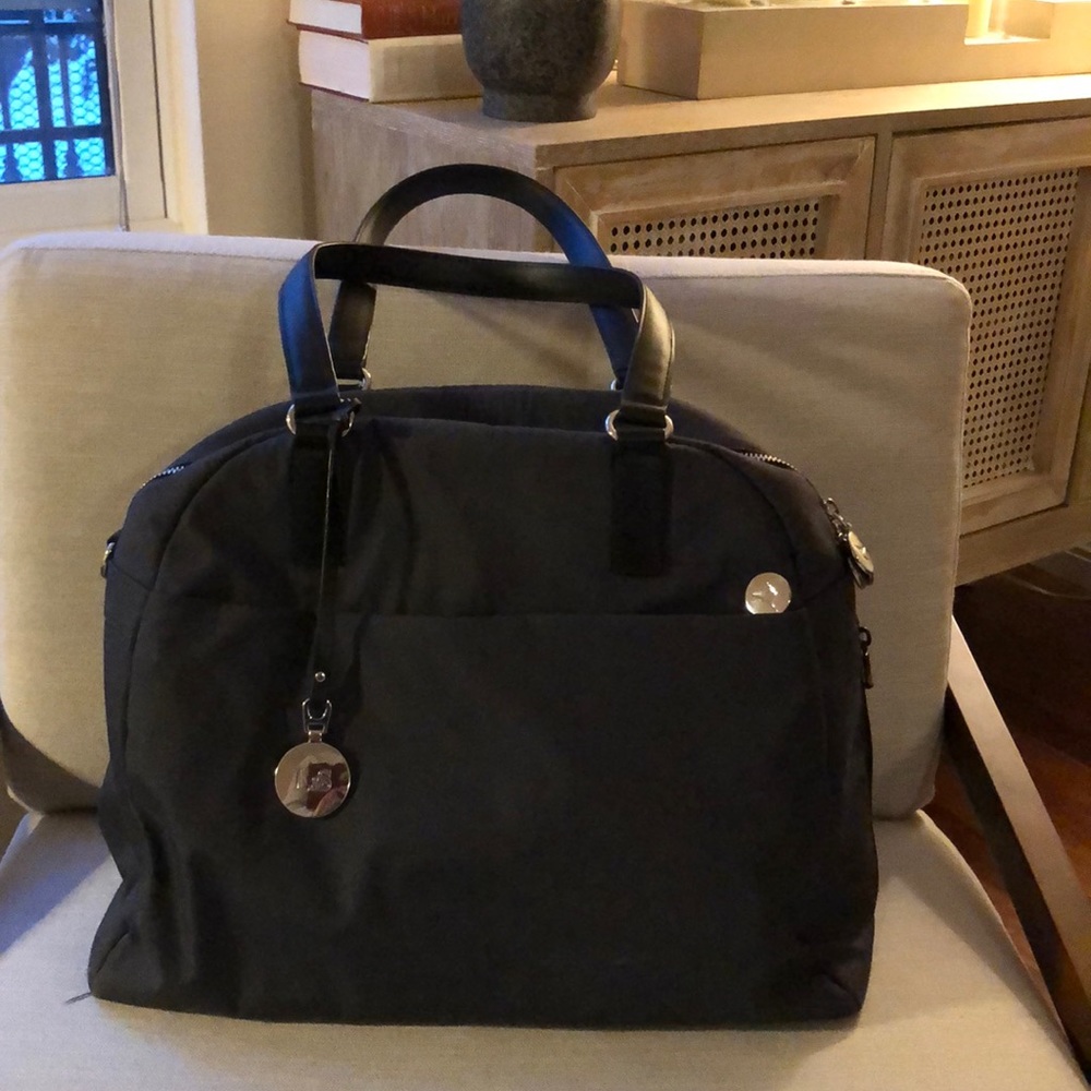 Lo & Sons OMG Bag